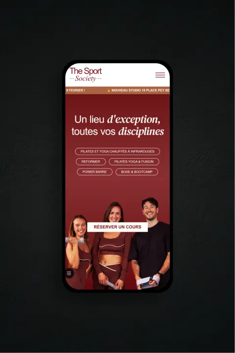 Page d’accueil mobile du site The Sport Society, salle de sport avec coachs et disciplines pilates, boxe, bootcamp