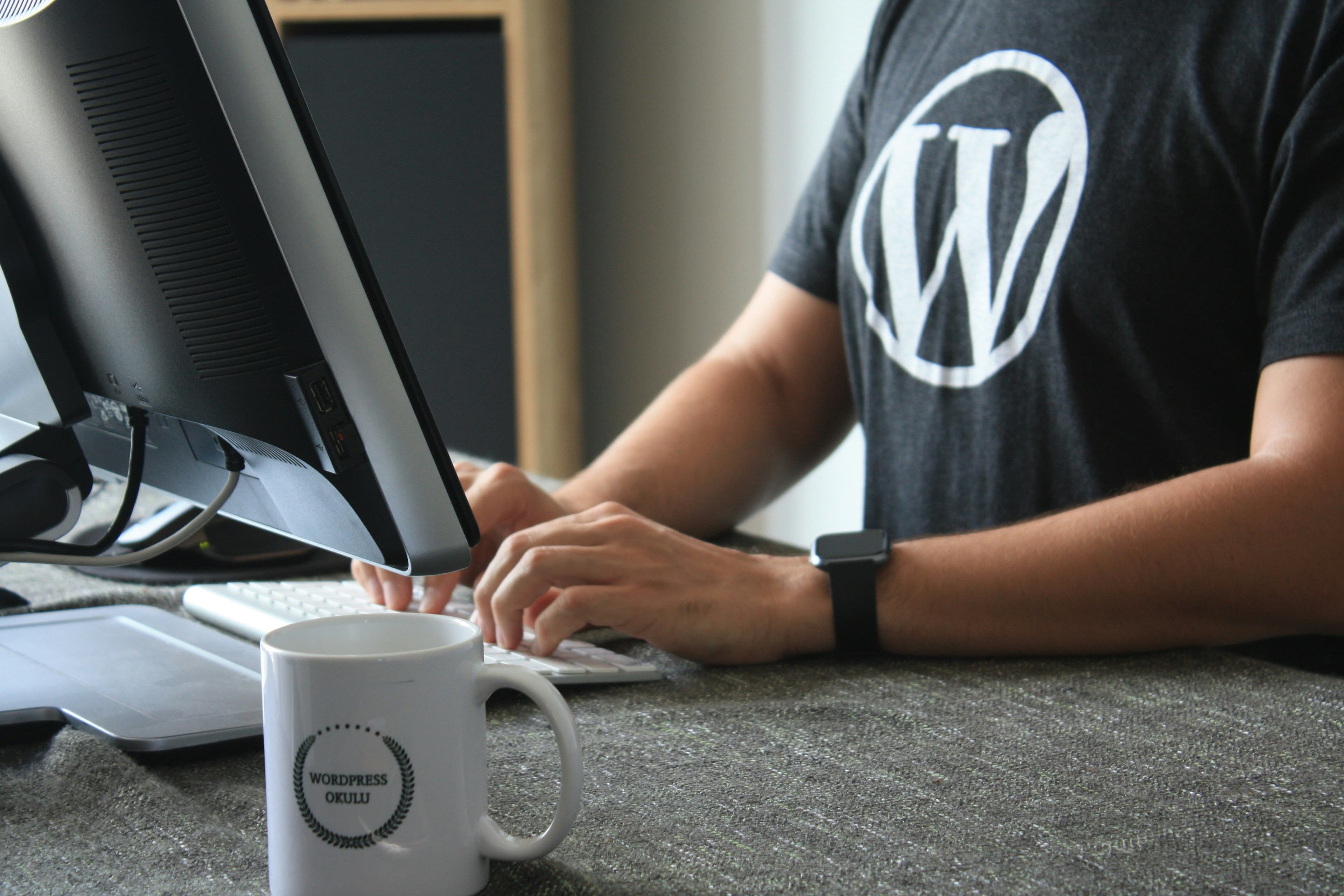 CMS ou site sur-mesure : quelle solution choisir pour votre entreprise ?